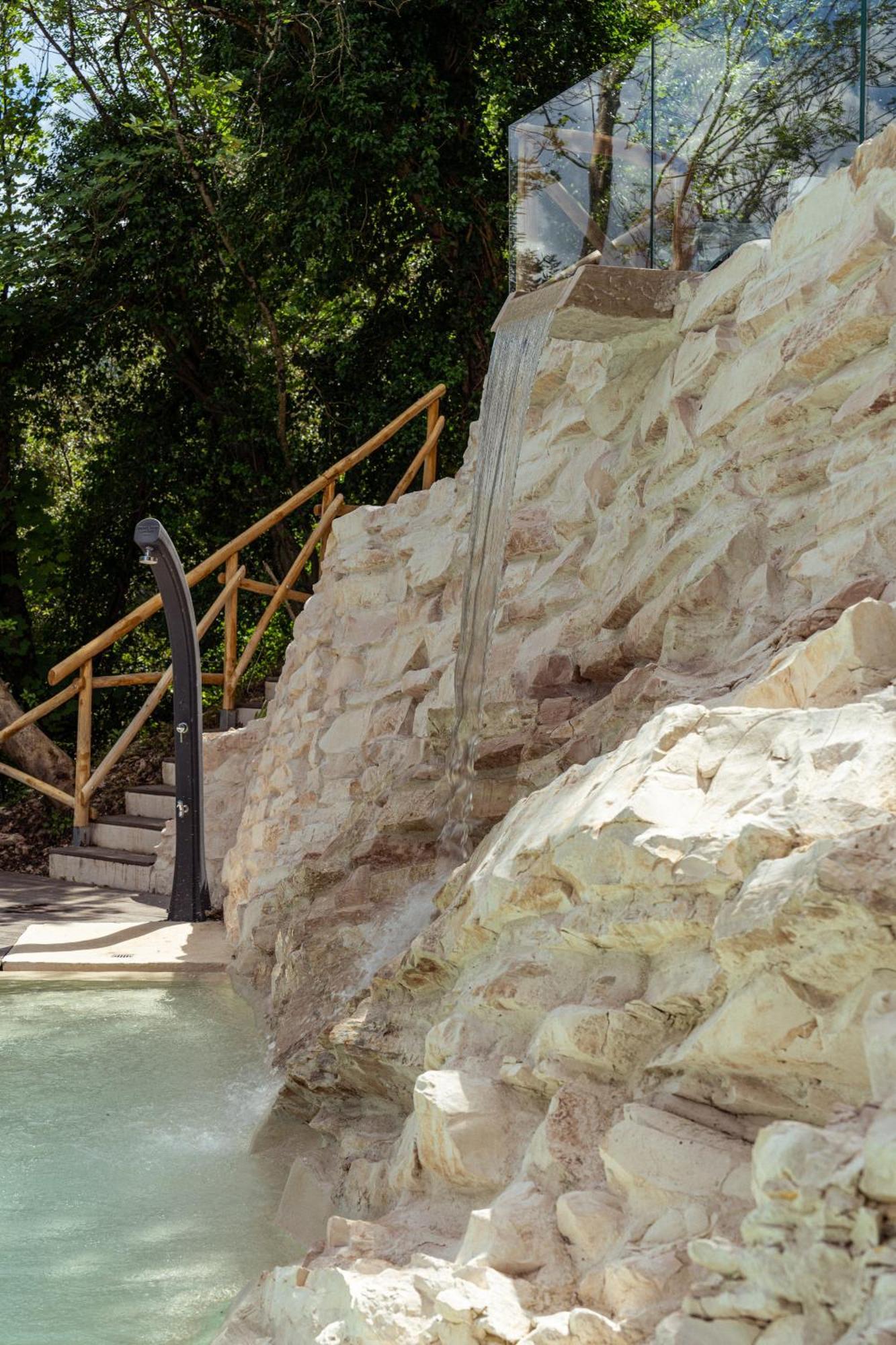 La Forestale Luxury Ecolodge Piano Terra- Appt Acqualagna Exterior foto
